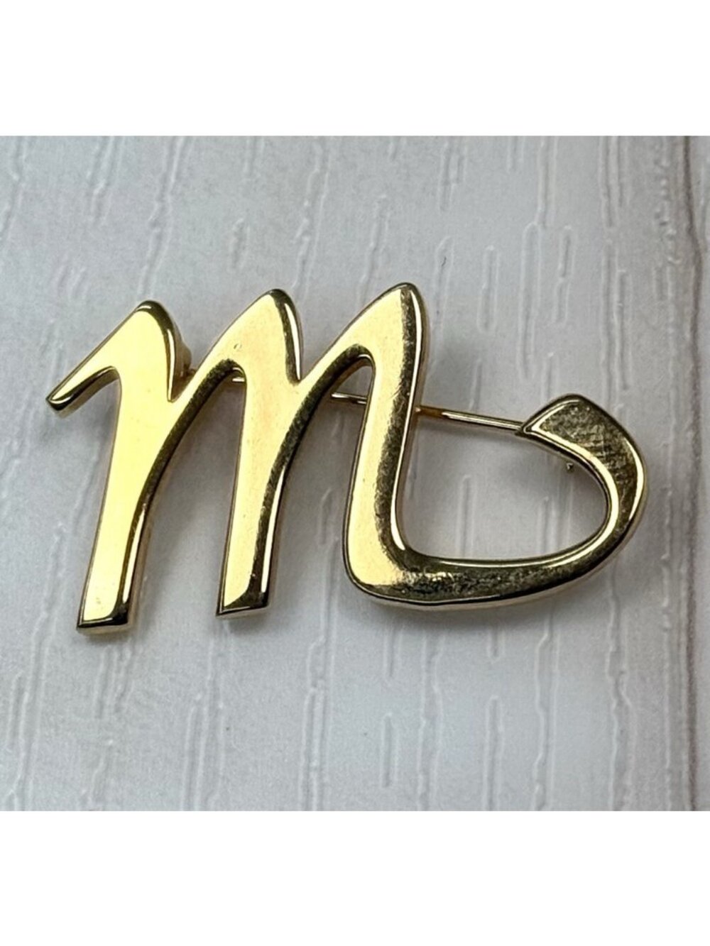 VTG 1.5" Brass Goldtone Letter M Initial Monogram Script BROOCH Jewelry Alphabet